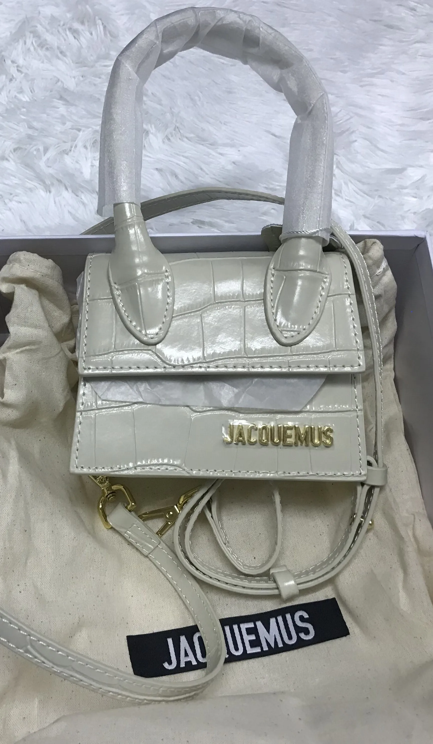 2020 quality brand designer leather bag messenger bag high quality leather bag Mini Handbag
2020 quality brand designer leather bag messenger bag high quality leather bag Mini Handbag