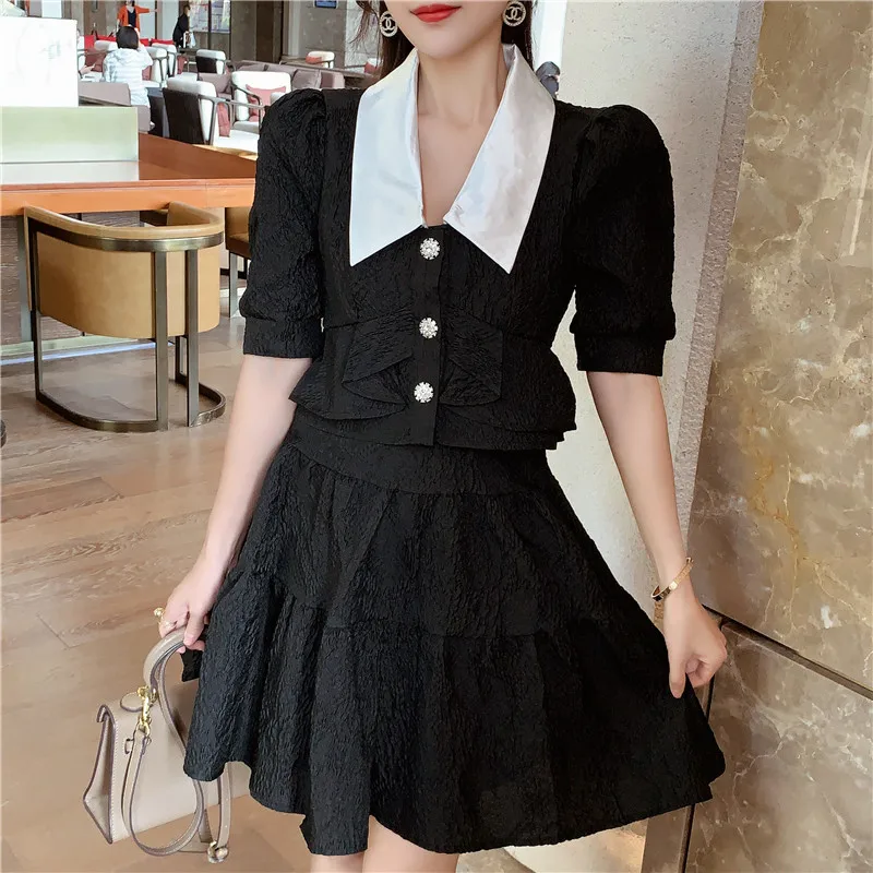 2021 Summer New Women 2 Piece Set Skirt Suits Fashion Embossed Jacquard Short Sleeve Shirt Tops And Elegant Mini Skirt Outfits 
2021 Summer New Women 2 Piece Set Skirt Suits Fashion Embossed Jacquard Short Sleeve Shirt Tops And Elegant Mini Skirt Outfits