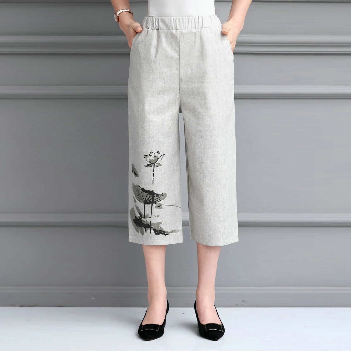 Summer Oriental Ink Wash Painting Cropped Linen Pant Middle Aged Women Casual Loose Fitting Crop Trouser Mother Bottom Plus Size
Summer Oriental Ink Wash Painting Cropped Linen Pant Middle Aged Women Casual Loose Fitting Crop Trouser Mother Bottom Plus Size