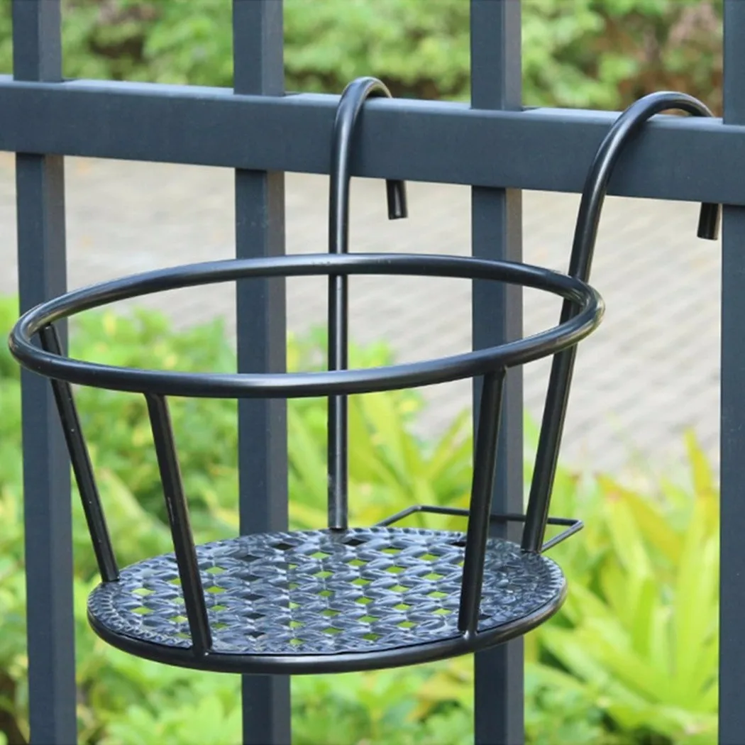European Style Wrought Iron Railing Pot Stand Hanging Window Sill Chlorophytum Radix Wall Hanging Flower Pot Shelf
European Style Wrought Iron Railing Pot Stand Hanging Window Sill Chlorophytum Radix Wall Hanging Flower Pot Shelf