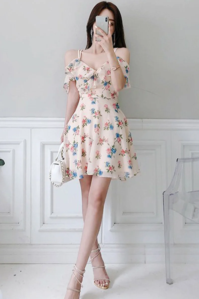 2020 summer new style Korean fairy temperament slim printed sling chiffon small fresh pastoral lady dress
2020 summer new style Korean fairy temperament slim printed sling chiffon small fresh pastoral lady dress