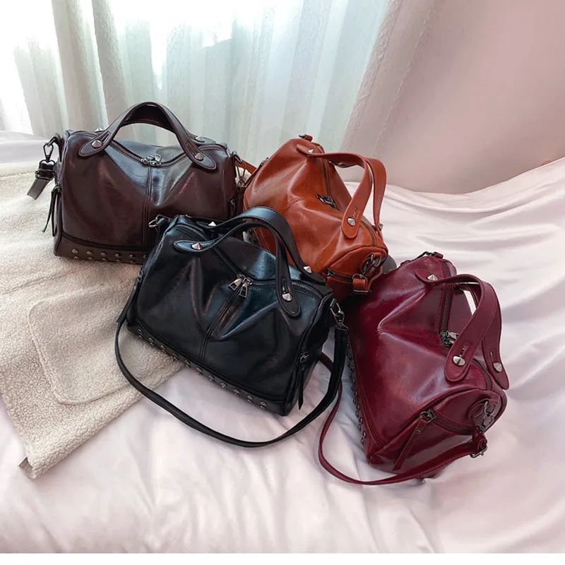 Women Bag High-capacity PU Leather Oil Leather High-quality Handbag Fashion Personality Stud Crossbody Bag Solid Soft Leather
Women Bag High-capacity PU Leather Oil Leather High-quality Handbag Fashion Personality Stud Crossbody Bag Solid Soft Leather