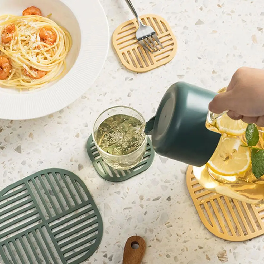 Hollow Insulation Pot Mat Coaster Soft Silicone Non-slip Tableware Drink Anti-scalding Coaster Placemat Placemat Oil-proof A5K7
Hollow Insulation Pot Mat Coaster Soft Silicone Non-slip Tableware Drink Anti-scalding Coaster Placemat Placemat Oil-proof A5K7