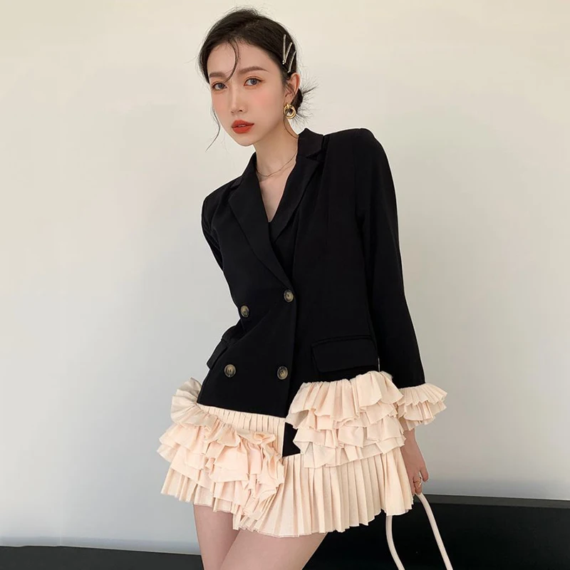 LANMREM 2021 Spring New Black Suit Coat For Women Color Block Pleated Ruffles Hem Patchwork Double Breasted Blazers Famale YK140
LANMREM 2021 Spring New Black Suit Coat For Women Color Block Pleated Ruffles Hem Patchwork Double Breasted Blazers Famale YK140