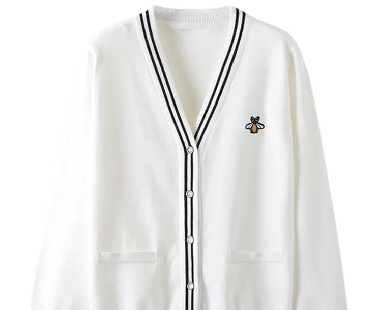 Women's Knitted Cardigan V-neck Bee Embroidered Long Sleeve Cute Vintage Sweater Wholesale 2021 New Fashion Female Clothing
Women's Knitted Cardigan V-neck Bee Embroidered Long Sleeve Cute Vintage Sweater Wholesale 2021 New Fashion Female Clothing