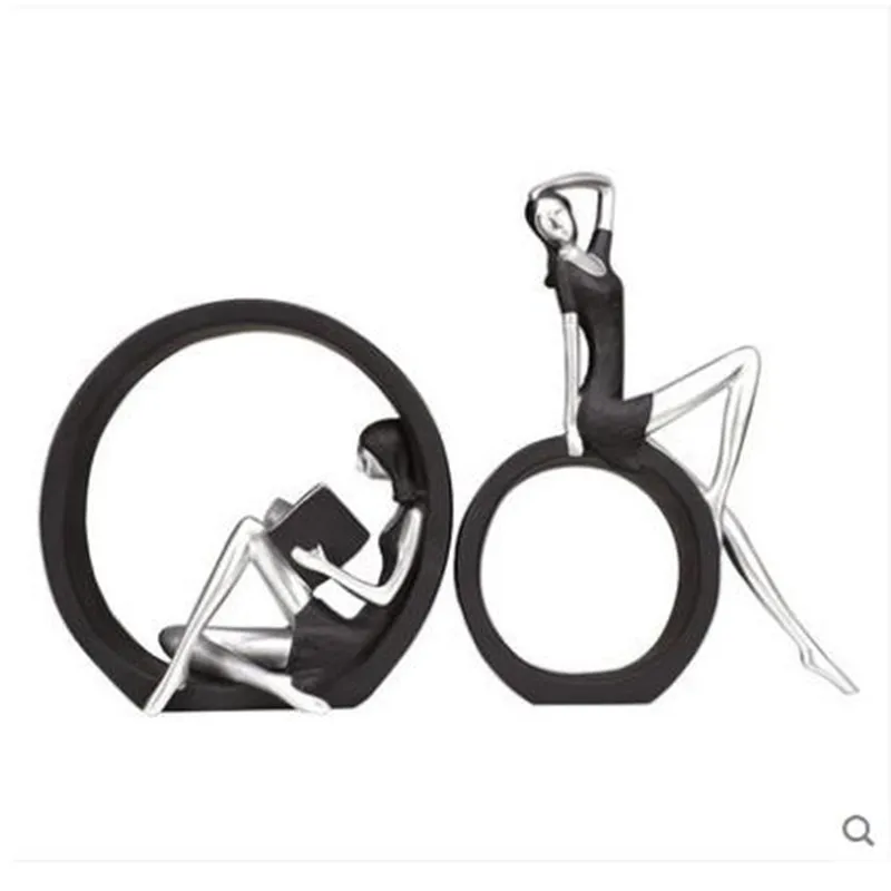 Creative modern home office restaurant desktop decoration gifts, Nordic fashion girl statue decoration crafts
Creative modern home office restaurant desktop decoration gifts, Nordic fashion girl statue decoration crafts