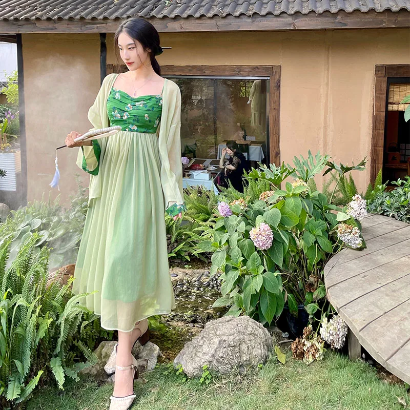 2022 chinese style clothing improved hanfu printing retro ramie fabric cardigan and suspender dress two-piece suit fairy hanfu
2022 chinese style clothing improved hanfu printing retro ramie fabric cardigan and suspender dress two-piece suit fairy hanfu