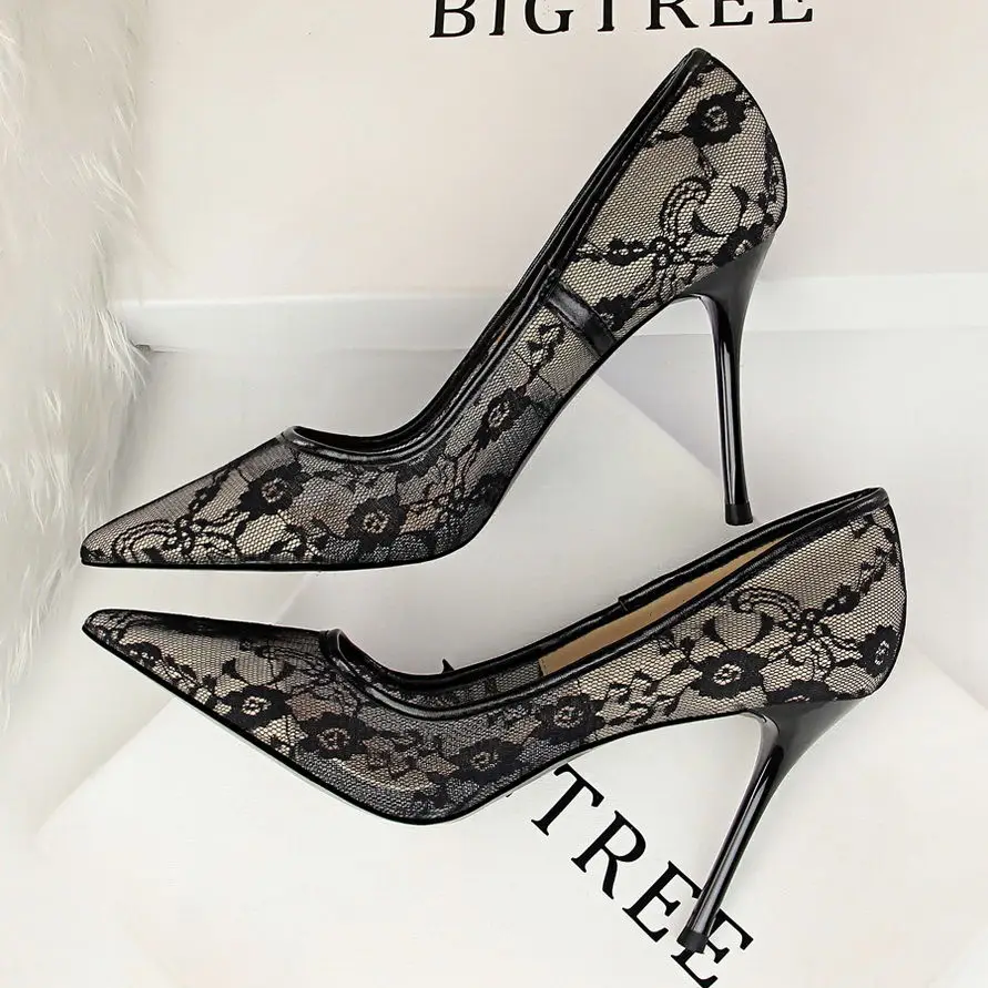 2021spring and Autumn New Lace High-Heeled Pointed Toe Stiletto Sexy Mesh Hollow Nightclub Women's Versatile Single-Layer Shoes
2021spring and Autumn New Lace High-Heeled Pointed Toe Stiletto Sexy Mesh Hollow Nightclub Women's Versatile Single-Layer Shoes