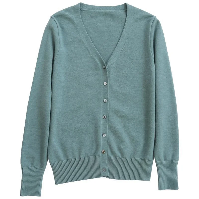 Женский трикотажный кардиган с V-образным вырезом и длинным рукавом
Женский трикотажный кардиган с V-образным вырезом и длинным рукавом