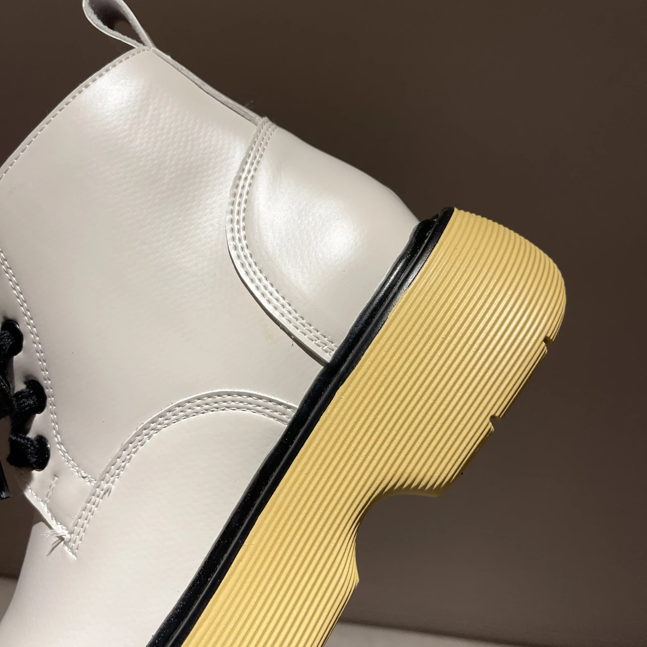 New Fashion Genuine Leather Women Boots Platform Rubber Sole Breathable Motorcycle Lace Up Chunky Boots Oxford Shoes Botas Mujer
New Fashion Genuine Leather Women Boots Platform Rubber Sole Breathable Motorcycle Lace Up Chunky Boots Oxford Shoes Botas Mujer