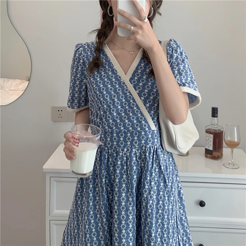 Snordic Women Summer Elegant V Neck Jacquard Floral Long Dress Blue High Waist Short Sleeve Exquisite Midi Dresses
Snordic Women Summer Elegant V Neck Jacquard Floral Long Dress Blue High Waist Short Sleeve Exquisite Midi Dresses