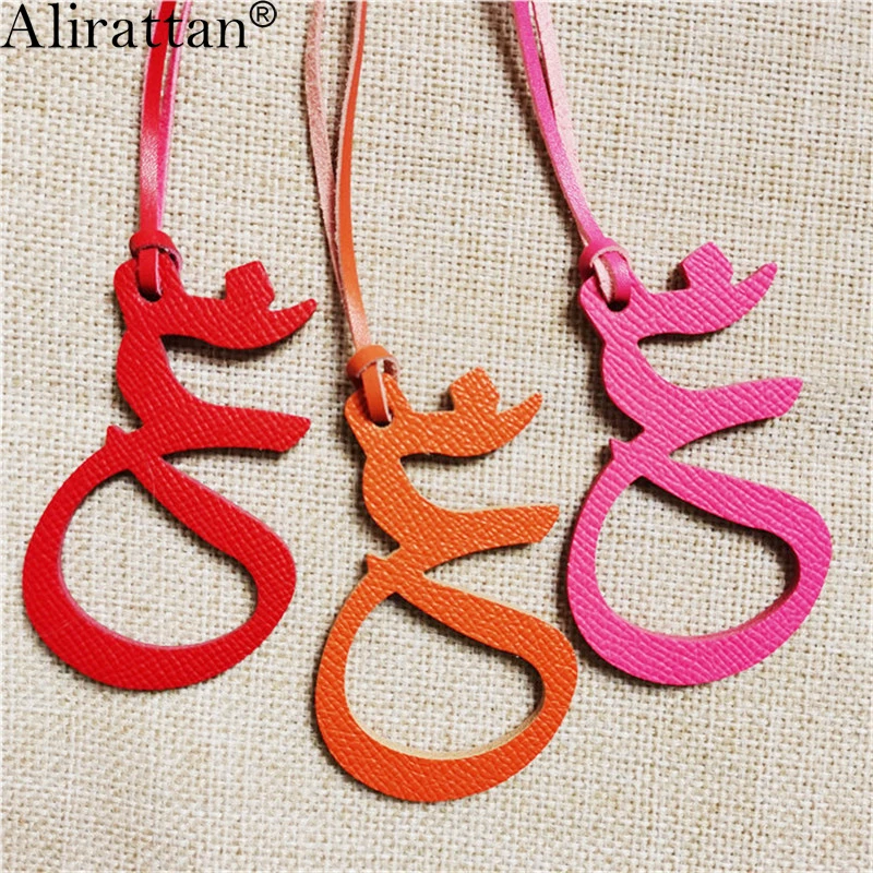 Alirattan Fashion Arabic Letters Genuine Leather Character Charm Customized Women Leather Trendy Customized Pendant Ornament
Alirattan Fashion Arabic Letters Genuine Leather Character Charm Customized Women Leather Trendy Customized Pendant Ornament