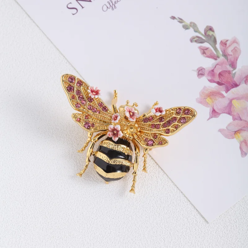 Jewelry Wholesale Hand-Painted Glaze and Shining Rhinestone Bee Pink Flower Beautiful Brooch Corsage Accessories Mixed Batch
Jewelry Wholesale Hand-Painted Glaze and Shining Rhinestone Bee Pink Flower Beautiful Brooch Corsage Accessories Mixed Batch