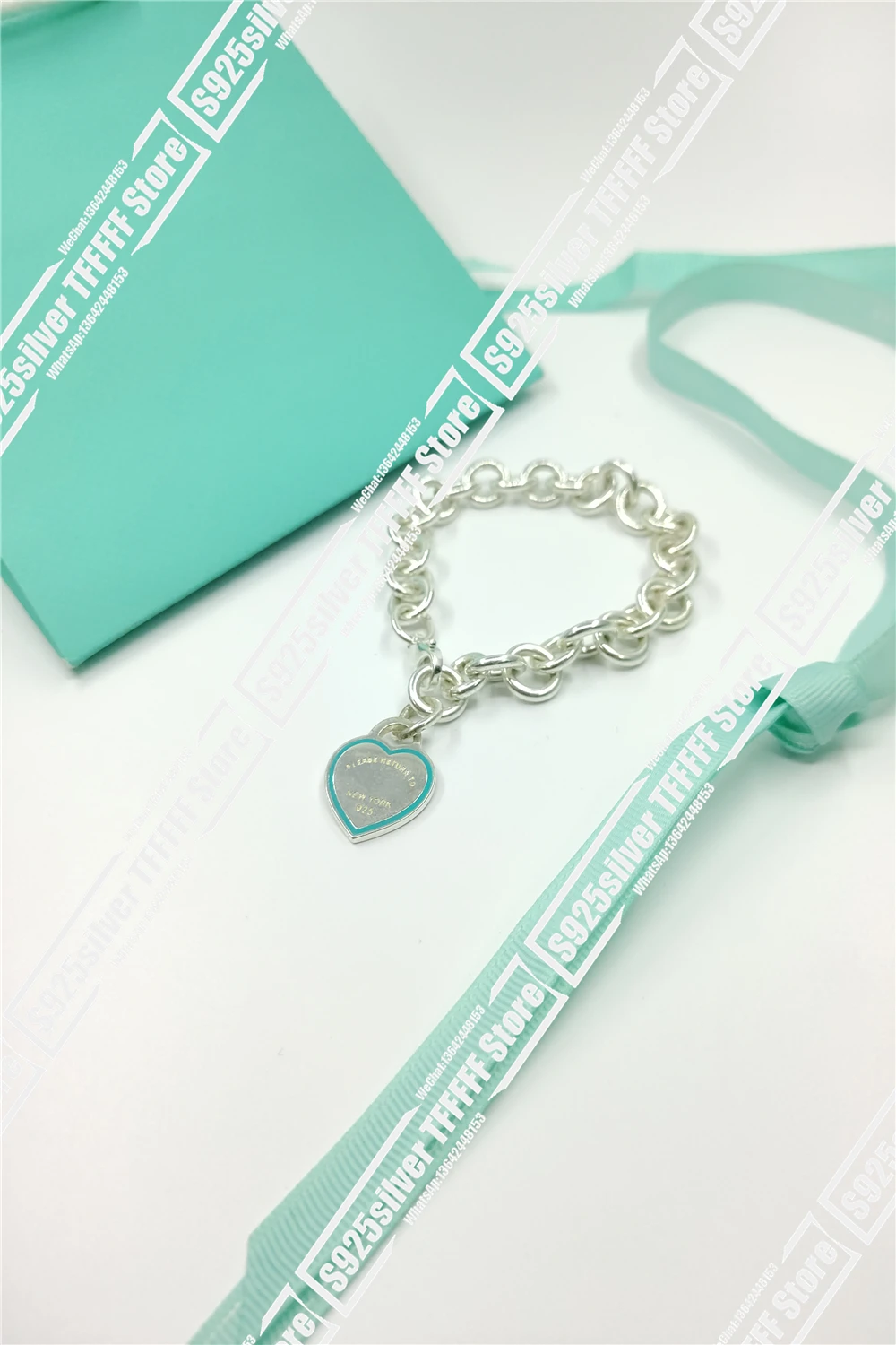 Love Pendant color edge o bracelet, a symbol of men and women fashion! The first choice of holiday gifts
Love Pendant color edge o bracelet, a symbol of men and women fashion! The first choice of holiday gifts