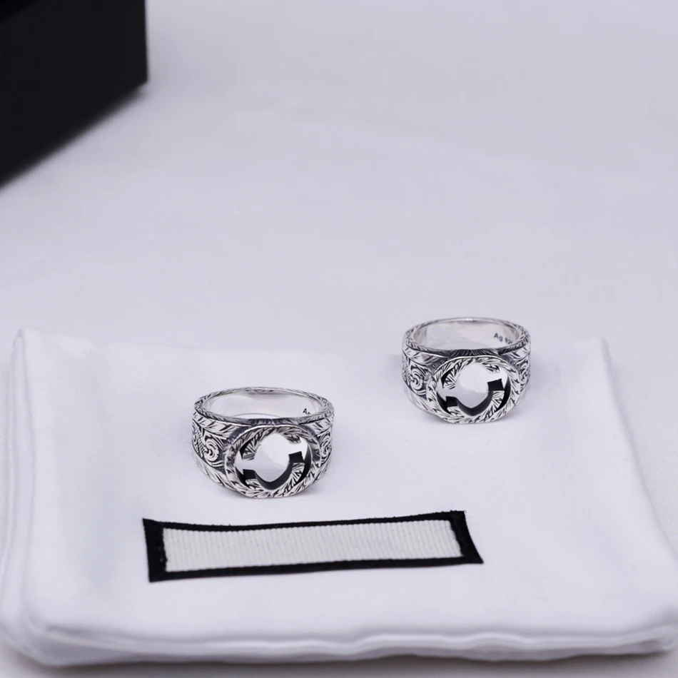 925 sterling silver hot-selling classic logo G double-letter hollow finely carved wide version ring, cool retro trend
925 sterling silver hot-selling classic logo G double-letter hollow finely carved wide version ring, cool retro trend