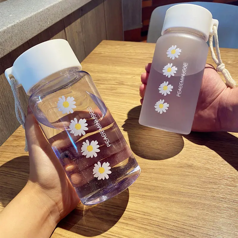 New 500ML Creative Men's and Women's Anti-fall Water Cup Outdoor Sports Portable Water Cup Daisy Frosted Plastic Cup
New 500ML Creative Men's and Women's Anti-fall Water Cup Outdoor Sports Portable Water Cup Daisy Frosted Plastic Cup