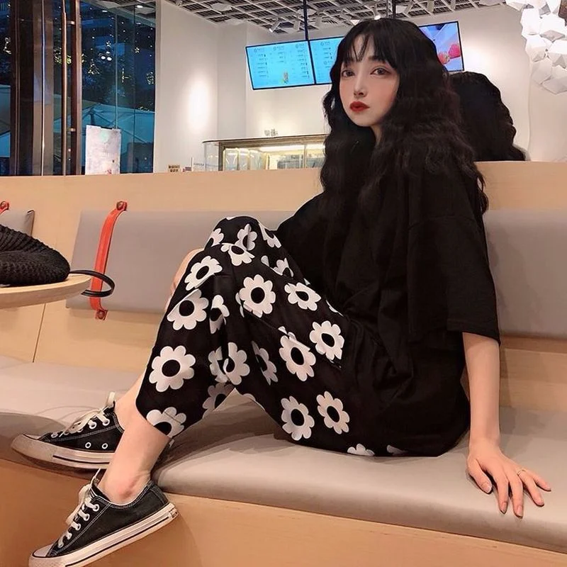 Casual Pants Women Floral Casual Wide Leg Trousers Female Summer Thin Breathable Trendy Sweet All-match Simple Harajuku Elegant
Casual Pants Women Floral Casual Wide Leg Trousers Female Summer Thin Breathable Trendy Sweet All-match Simple Harajuku Elegant