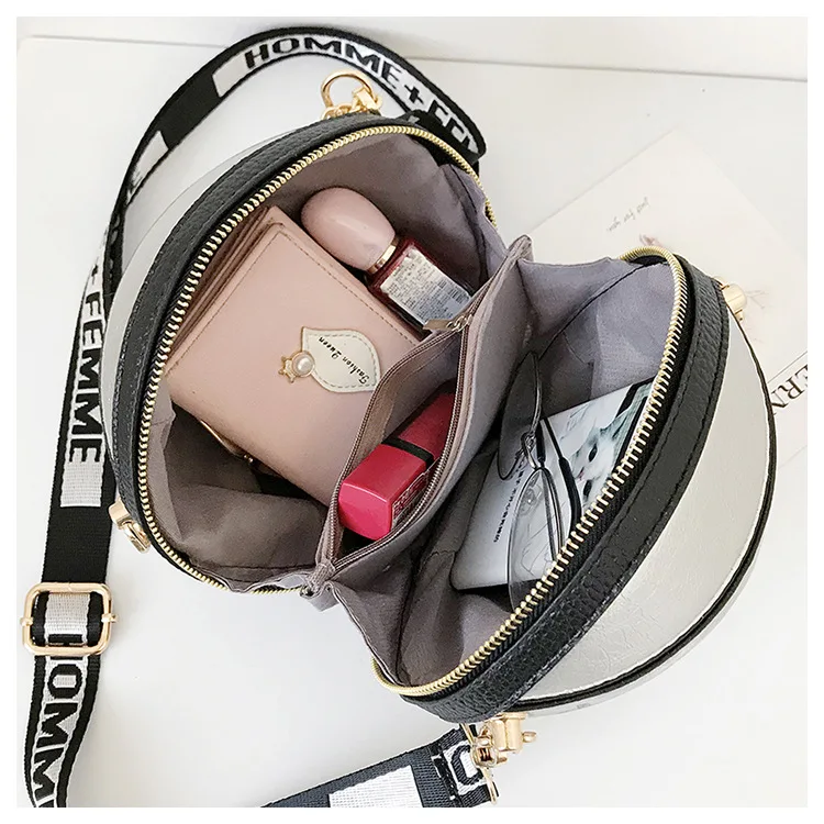 Shoulder Bag Personality Basketball Style Fashion Creative Popular Mochila Small Round Bag PU Material School Bag Purse
Shoulder Bag Personality Basketball Style Fashion Creative Popular Mochila Small Round Bag PU Material School Bag Purse