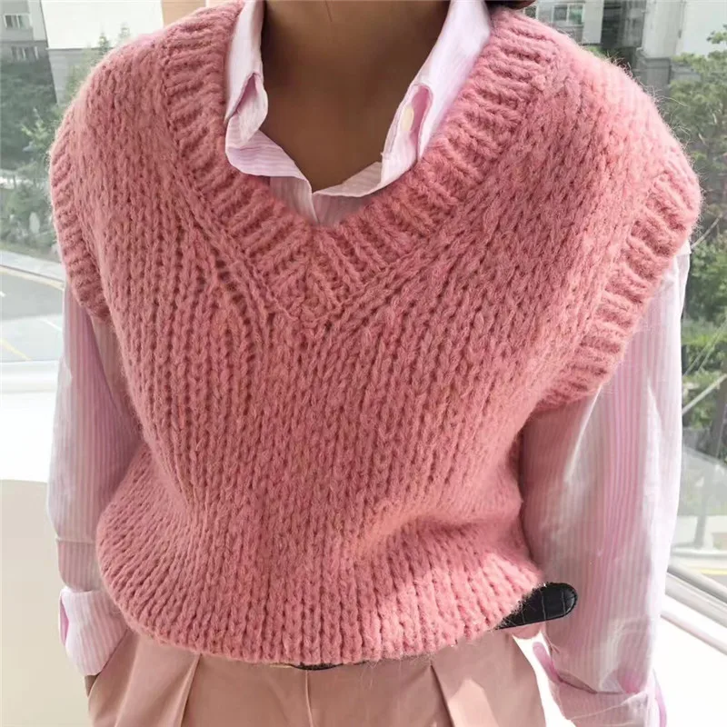 v-neck simple solid twist knitted vest elegant fashion termperament basic winter vest all-match knitted vest 2021 new spring
v-neck simple solid twist knitted vest elegant fashion termperament basic winter vest all-match knitted vest 2021 new spring