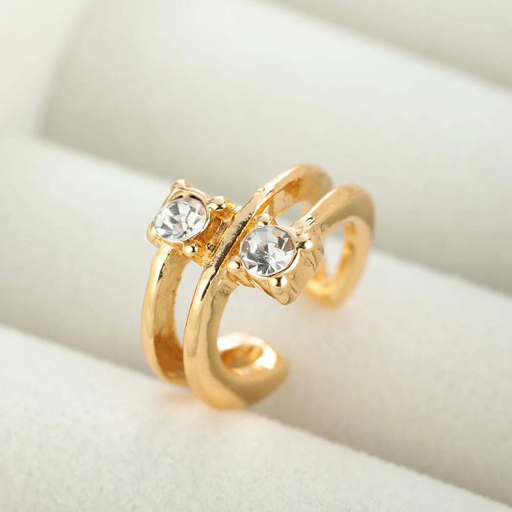 Fashionable and elegant golden cartilage punk C-shaped cross clip round ear hoop without perforation earmuff ear hoop pliers
Fashionable and elegant golden cartilage punk C-shaped cross clip round ear hoop without perforation earmuff ear hoop pliers