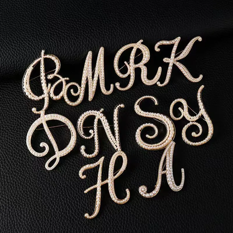 A-Z Letter DIY Imitation Pearls Brooches For Women Men Clothing Lapel Sweater Backpack Pins Ornaments Wedding Anniversary Gifts
A-Z Letter DIY Imitation Pearls Brooches For Women Men Clothing Lapel Sweater Backpack Pins Ornaments Wedding Anniversary Gifts