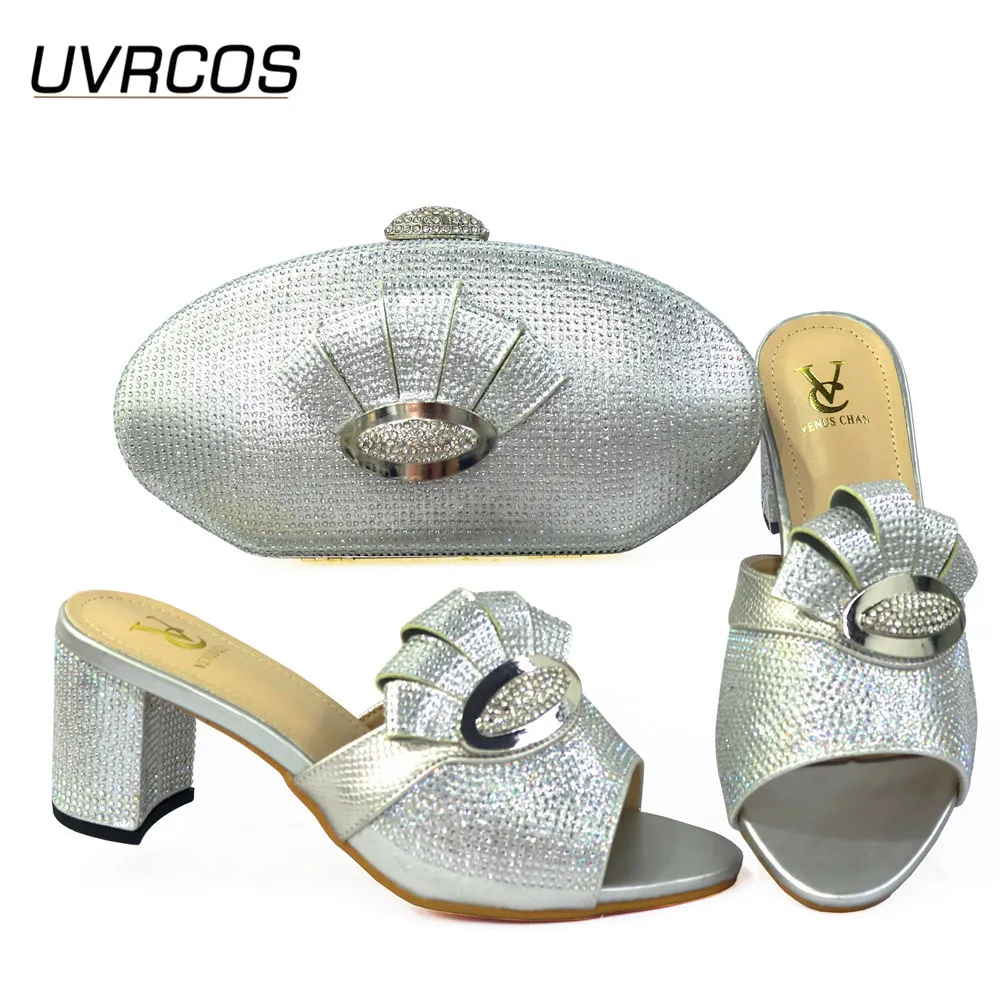Nigerian Hot Selling Silver Color Italian Design Fashion Flexible Style Decoration Ladies Shoes and Bag Set for Party
Nigerian Hot Selling Silver Color Italian Design Fashion Flexible Style Decoration Ladies Shoes and Bag Set for Party