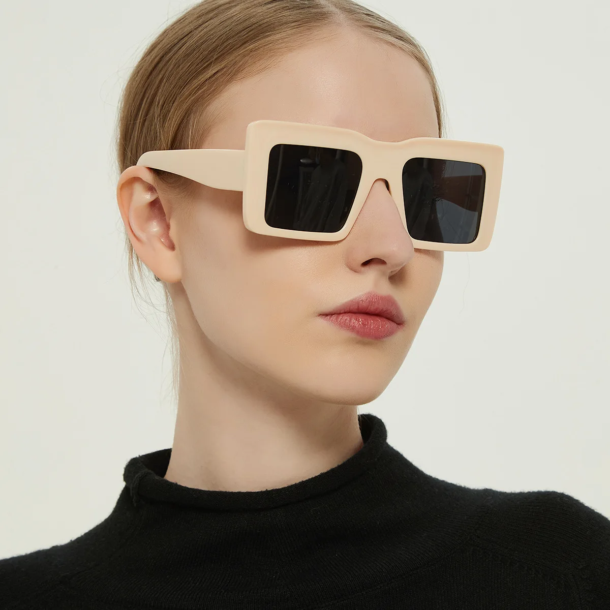 oversized rhinestone crystal sunglasses women 2022 futuristic diamond bling sun glasses square rimless oculos de sol feminino
oversized rhinestone crystal sunglasses women 2022 futuristic diamond bling sun glasses square rimless oculos de sol feminino
