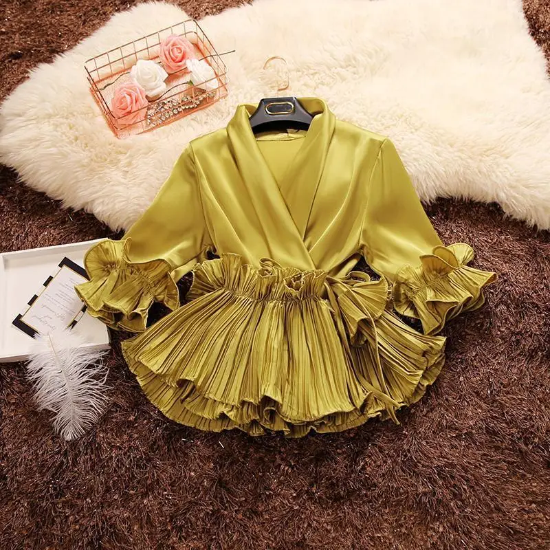 Spring and Summer New Female Deep V-neck Ruffles Lace Up Stain Shirt Women's Three Quarter Sleeve Shirts Women Blouses
Spring and Summer New Female Deep V-neck Ruffles Lace Up Stain Shirt Women's Three Quarter Sleeve Shirts Women Blouses