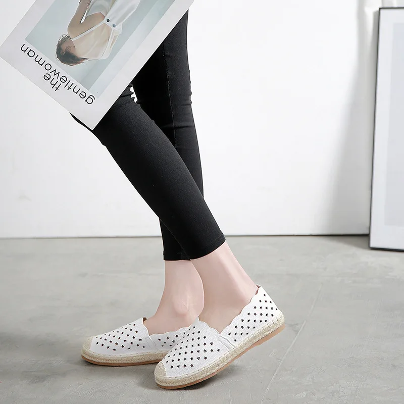 BEYARNE2019 autumn new fashion simple solid color flat shoes women retro style comfortable hollow breathable casual shoesE1149
BEYARNE2019 autumn new fashion simple solid color flat shoes women retro style comfortable hollow breathable casual shoesE1149