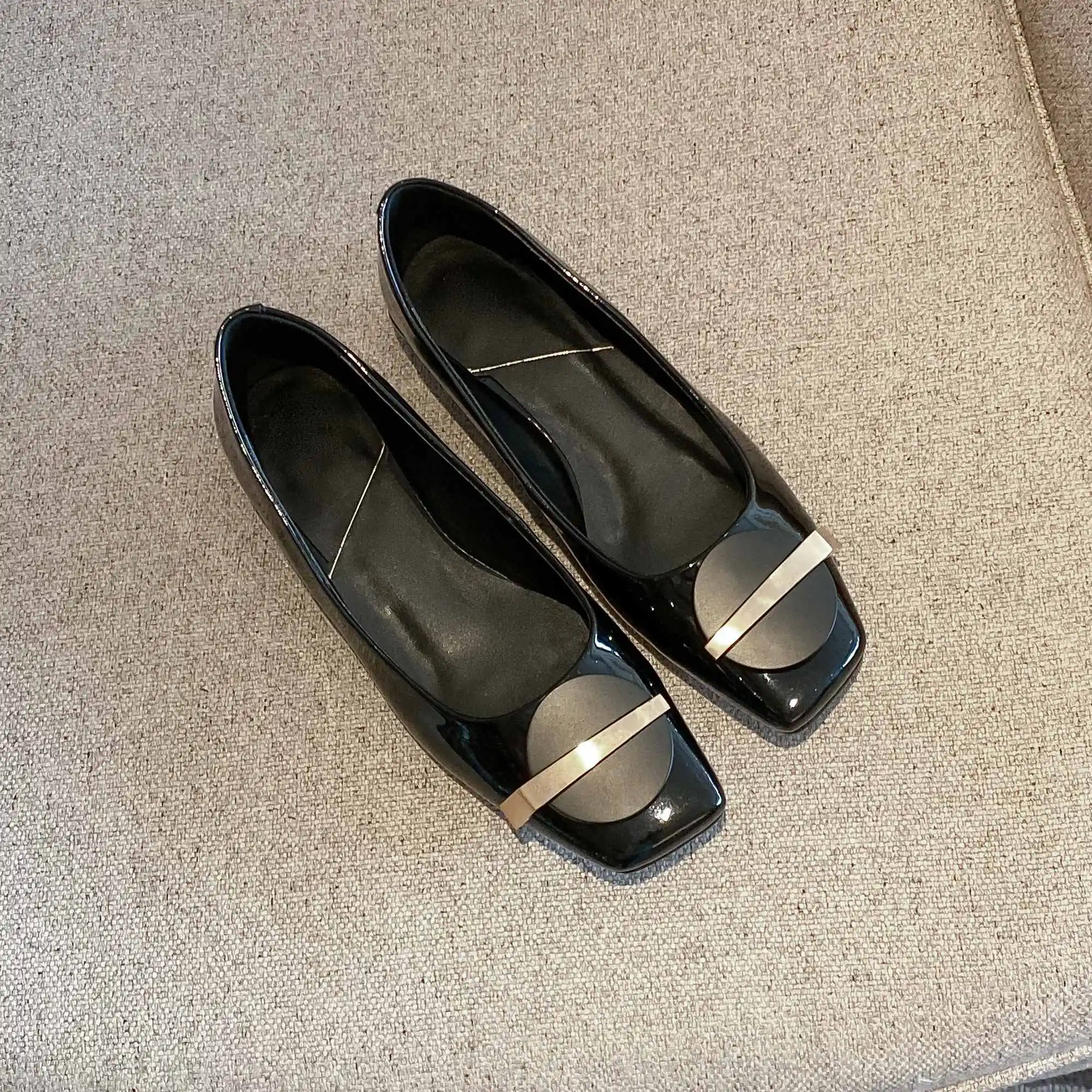 Krazing pot soft full grain leather leisure loafers shoes metal decorations slip on square toe women fashion solid pumps L12
Krazing pot soft full grain leather leisure loafers shoes metal decorations slip on square toe women fashion solid pumps L12