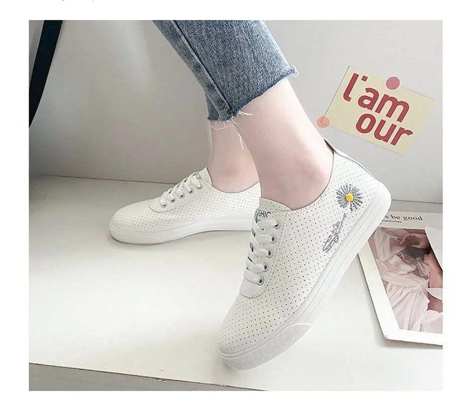 Net Red Small Daisy Casual Shoes White Shoes Women'S Summer 2021 New Korean Style Flat-Bottomed Student Lace-Up Sneakers
Net Red Small Daisy Casual Shoes White Shoes Women'S Summer 2021 New Korean Style Flat-Bottomed Student Lace-Up Sneakers