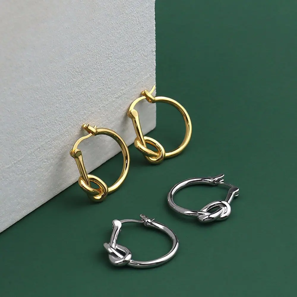 Fashion Woman Hoop Earring New Geometric Knotted Earrings Temperament All-match Girl Earrings
Fashion Woman Hoop Earring New Geometric Knotted Earrings Temperament All-match Girl Earrings