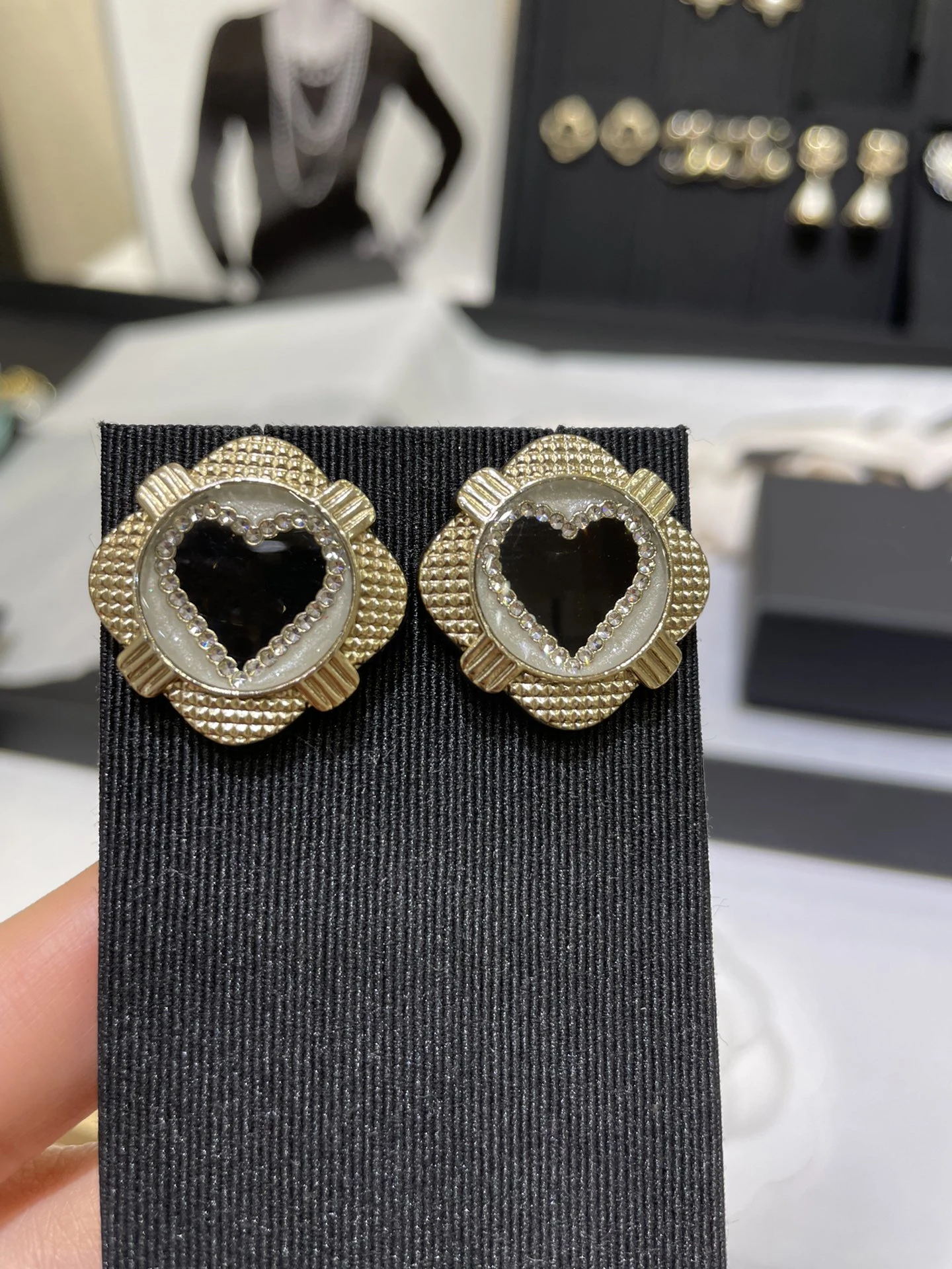 Early autumn new high-grade handcraft workshop accessories princess's Castle peach heart pattern enamel craft Earrings
Early autumn new high-grade handcraft workshop accessories princess's Castle peach heart pattern enamel craft Earrings