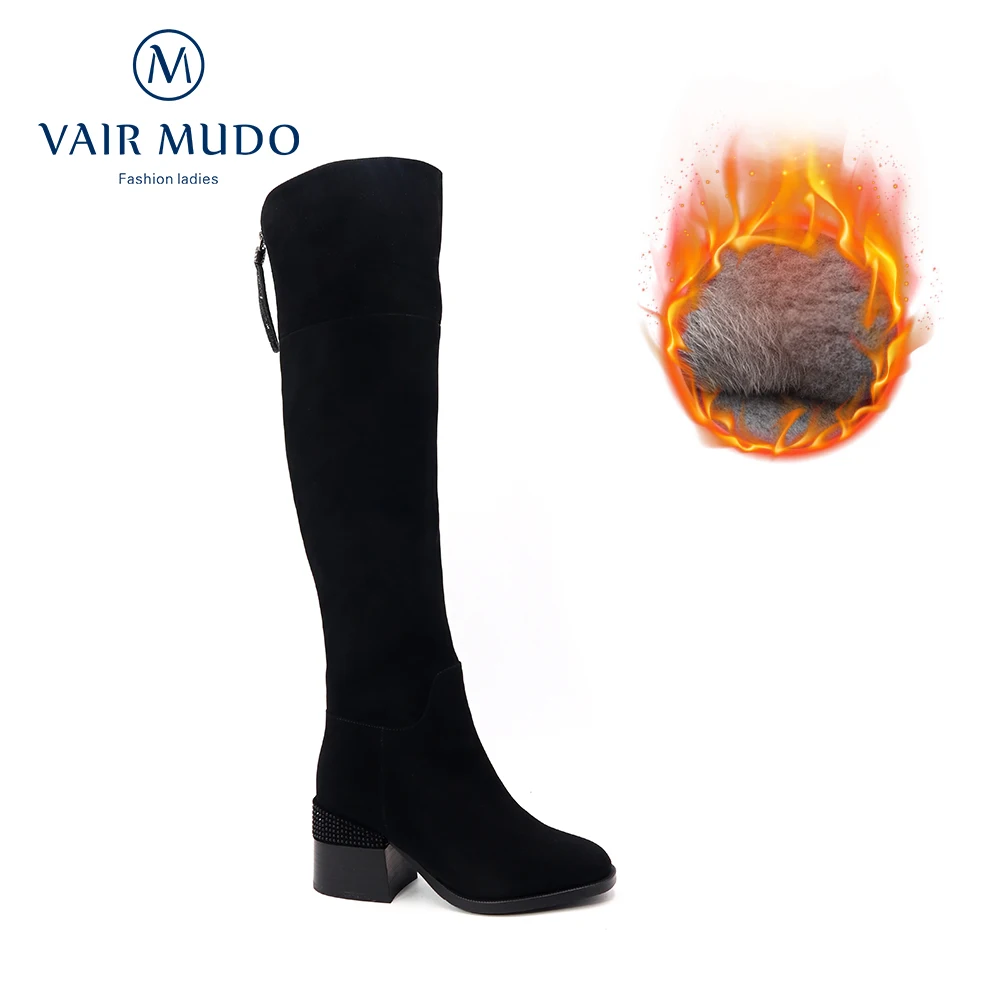 Женские замшевые ботинки на высоком каблуке, с круглым носком
Женские замшевые ботинки на высоком каблуке, с круглым носком