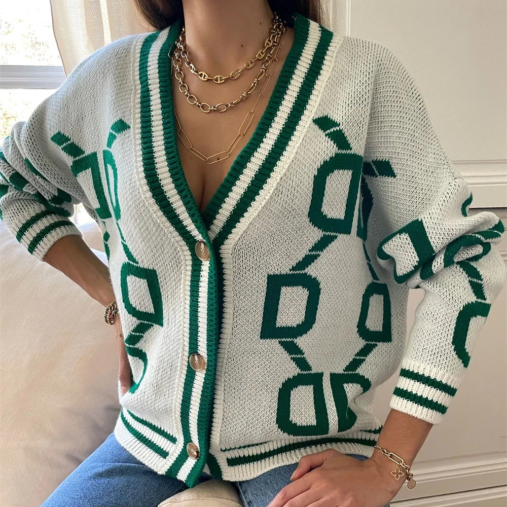 2021 Cardigan Women Knitted Sweater Cashmere Chic Winter Button Up Ladies V-neck Coats Korean Lazy Oaf Jumper Green Preppy Style
2021 Cardigan Women Knitted Sweater Cashmere Chic Winter Button Up Ladies V-neck Coats Korean Lazy Oaf Jumper Green Preppy Style