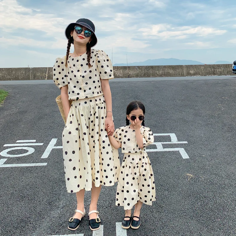 Family Matching Outfits 2021 Summer Polka Dot Puff Sleeve Short Sleeves Sets Mother Daughter Matching Clothes Baby Girl Clothes
Family Matching Outfits 2021 Summer Polka Dot Puff Sleeve Short Sleeves Sets Mother Daughter Matching Clothes Baby Girl Clothes
