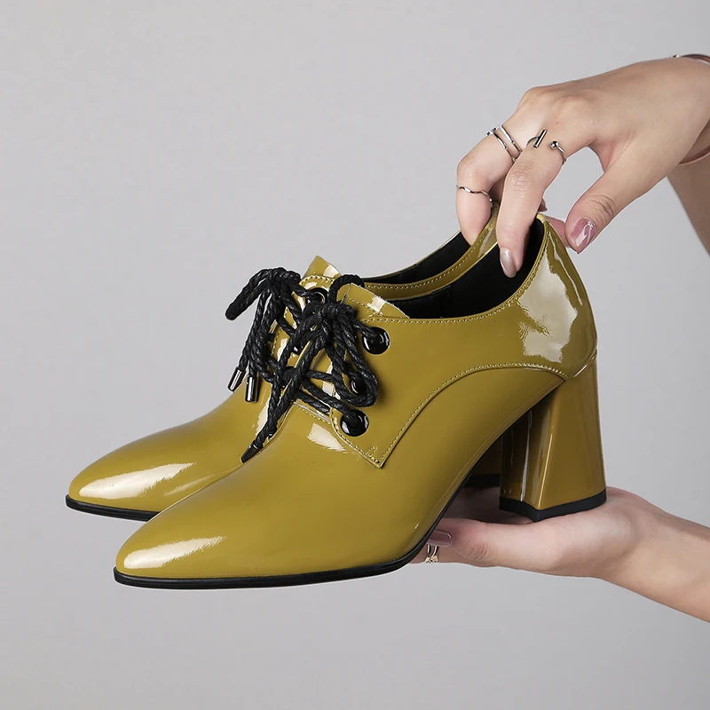 New Fall Leather Brock Women Shoes Pointed Thick High Heels Ankle Boots Cross-Tied Casual Office Commuter Zapatillas Mujer 7.5CM
New Fall Leather Brock Women Shoes Pointed Thick High Heels Ankle Boots Cross-Tied Casual Office Commuter Zapatillas Mujer 7.5CM