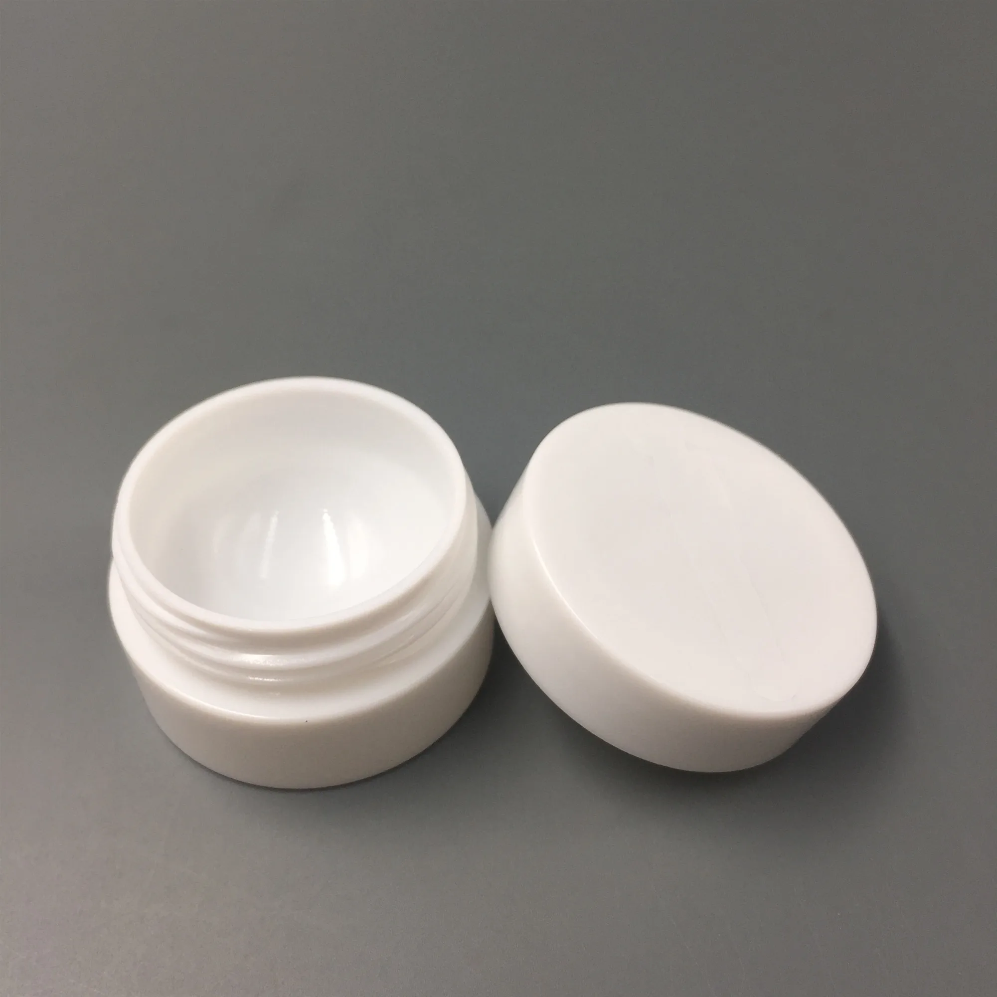 Free Shipping 150pcs 3ml 3g PP Cosmetic Container with Sealed Lids , Assorted Small Empty Jars for Makeup
Free Shipping 150pcs 3ml 3g PP Cosmetic Container with Sealed Lids , Assorted Small Empty Jars for Makeup
