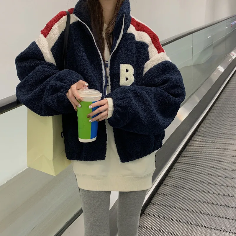 Women Fashion Fall Winter Wool Baseball Uniform Faux Fur Coats Navy Blue Stand Collar Velvet Thick Jacket Loose Warm Plush Coat
Women Fashion Fall Winter Wool Baseball Uniform Faux Fur Coats Navy Blue Stand Collar Velvet Thick Jacket Loose Warm Plush Coat