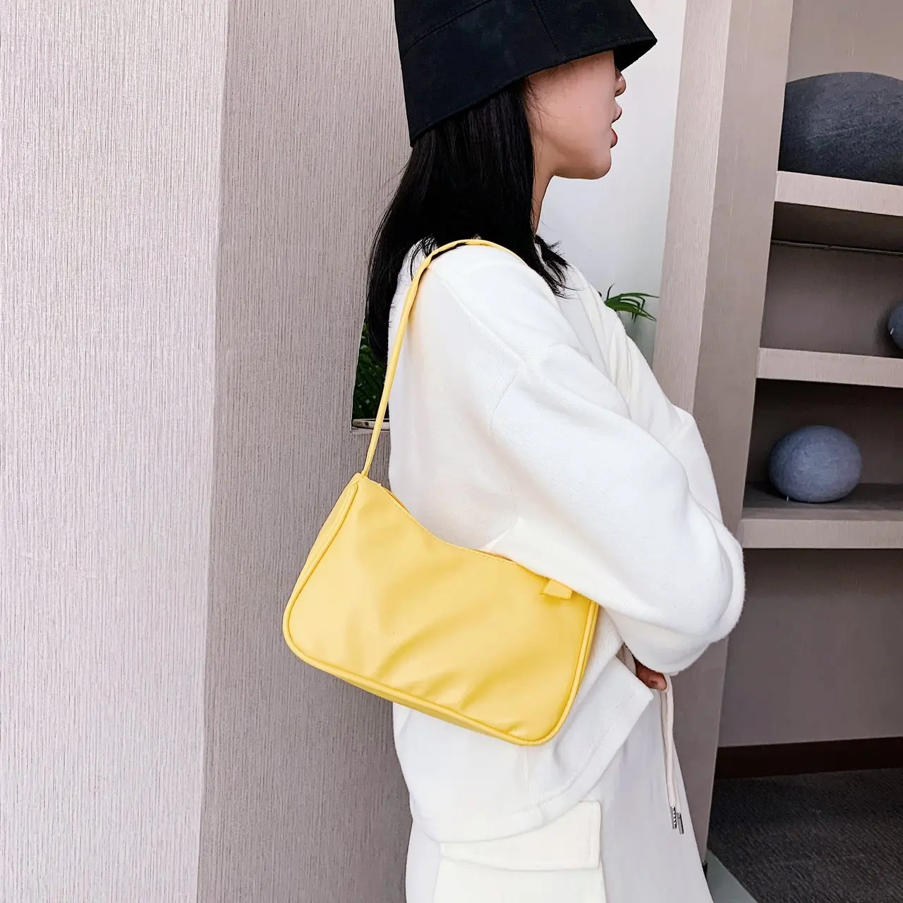 Women Messenger Bag Luxury Shoulder Bag Fashion Zipper Solid Color PU Handbag Casual Outdoor Party bolso de hombro de mujer 
Women Messenger Bag Luxury Shoulder Bag Fashion Zipper Solid Color PU Handbag Casual Outdoor Party bolso de hombro de mujer