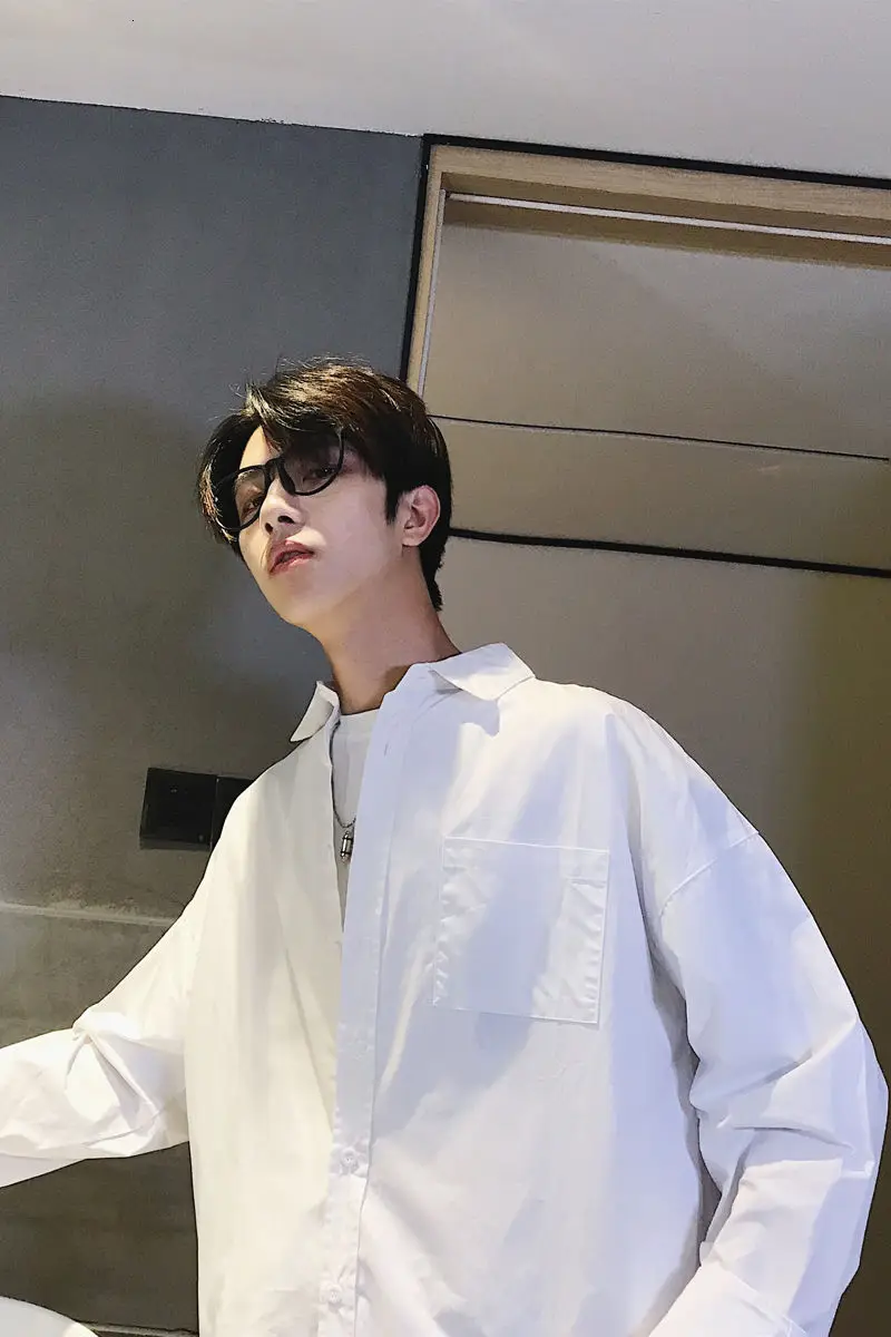 Men's shirts 2021 spring and winter new slim solid color wild white shirt loose casual personality young men's clothing
Men's shirts 2021 spring and winter new slim solid color wild white shirt loose casual personality young men's clothing