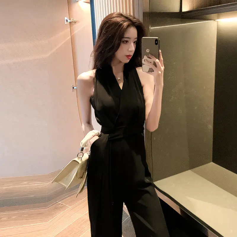 2021 Summer Womens Jumpsuit White Rompers New Women Office Lady Halter High Waisted Wide Leg Long Pants Jumpsuits
2021 Summer Womens Jumpsuit White Rompers New Women Office Lady Halter High Waisted Wide Leg Long Pants Jumpsuits