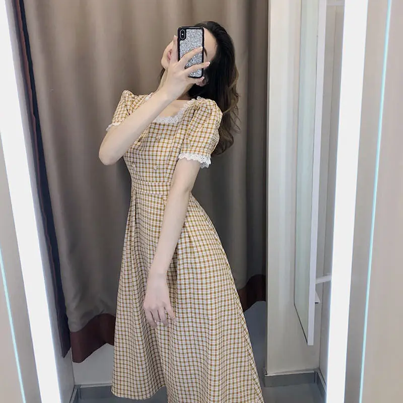 Summer Plaid Dress Women Sweet Square Collar High Waist Mid-Calf Length Cottagecore Dress Short Sleeve Korean Fashion Clothing
Summer Plaid Dress Women Sweet Square Collar High Waist Mid-Calf Length Cottagecore Dress Short Sleeve Korean Fashion Clothing