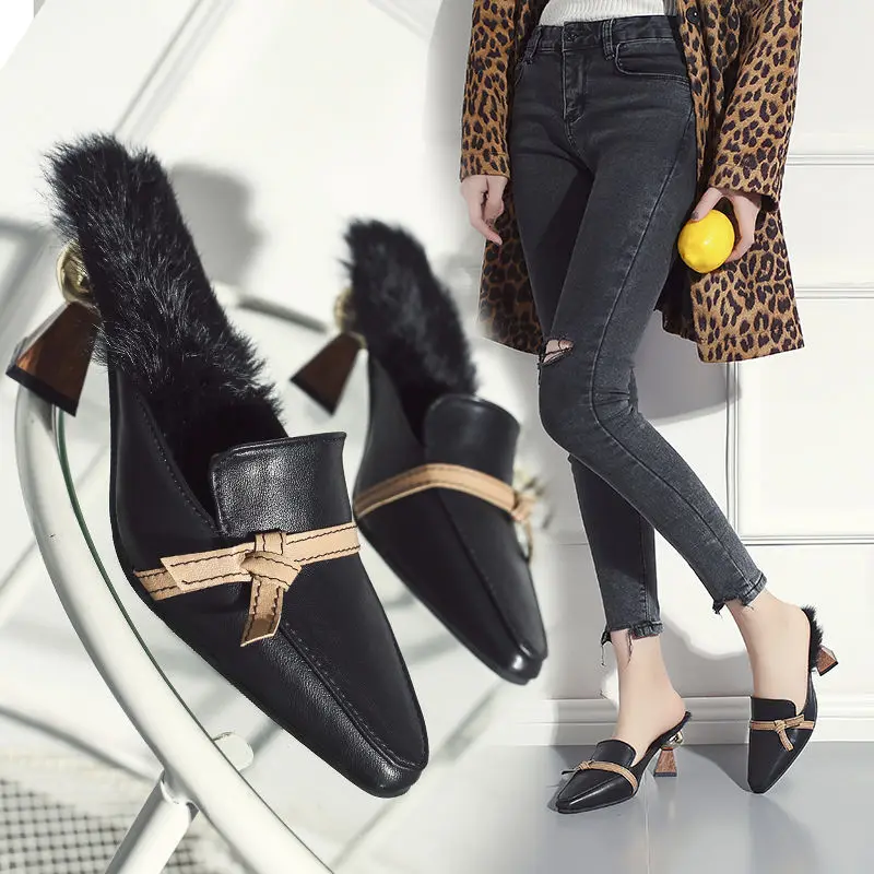 2020 New Style Fishio Lazy Shoes Furry Slippers Women Wear Autumn and Winter Muller Shoes Flat Rabbit Fur Baotou Half Slippers
2020 New Style Fishio Lazy Shoes Furry Slippers Women Wear Autumn and Winter Muller Shoes Flat Rabbit Fur Baotou Half Slippers