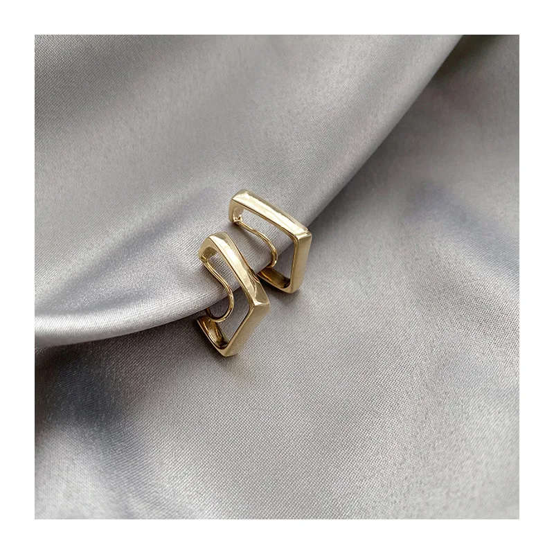 Invisible Ear Clip No Pierced Female New Trendy Square French Simplicity Sense Mosquito Coil Earrings clip on hoop earrings
Invisible Ear Clip No Pierced Female New Trendy Square French Simplicity Sense Mosquito Coil Earrings clip on hoop earrings