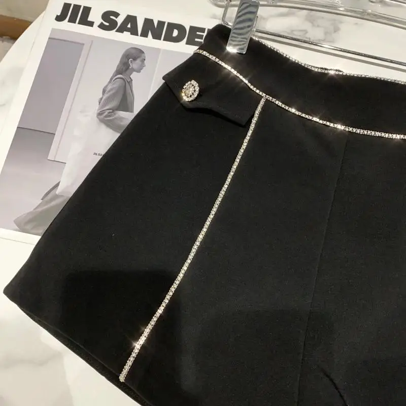 2021 Spring New Vertical Rhinestone Design Women's Shorts Temperament High Waist Suit Pants Office Lady Shorts
2021 Spring New Vertical Rhinestone Design Women's Shorts Temperament High Waist Suit Pants Office Lady Shorts