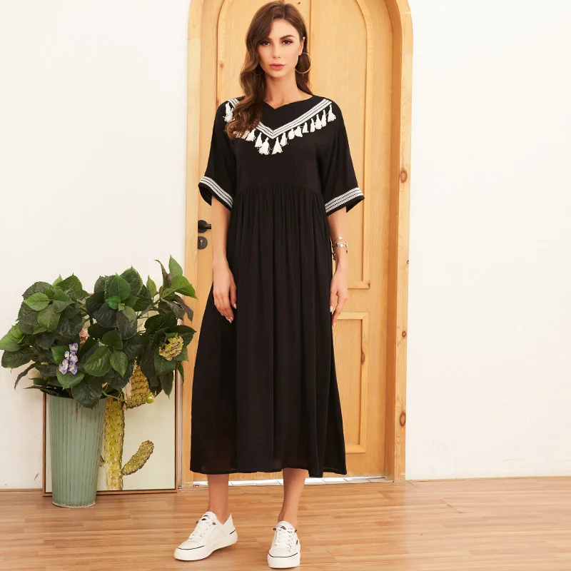 Summer New Style Ladies Bohemian Style Cotton And Linen Tassel Round Neck Stitching Middle Sleeve Black Long A-line Dress
Summer New Style Ladies Bohemian Style Cotton And Linen Tassel Round Neck Stitching Middle Sleeve Black Long A-line Dress