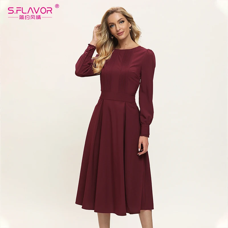 Женское платье-трапеция S.FLAVOR красное плиссированное с круглым вырезом и длинным