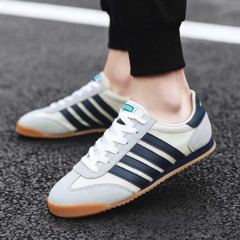 New Sport Running Men Shoes Air Mesh Breathable Men Sneakers New Cushioning Casual Balck Shoes Lightweight Zapatillas De Deporte 
New Sport Running Men Shoes Air Mesh Breathable Men Sneakers New Cushioning Casual Balck Shoes Lightweight Zapatillas De Deporte