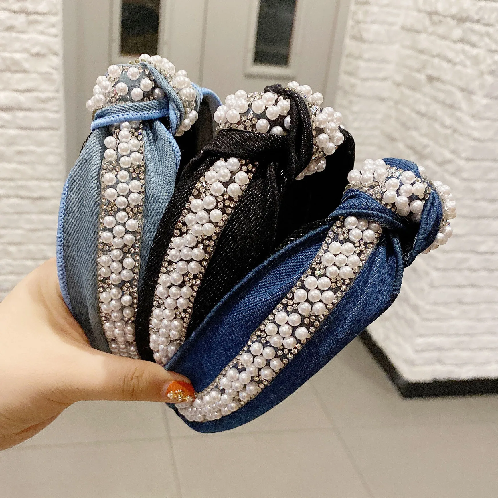 Blue Denim Pearl Headband Head Hoop for Women Hair Accessories Unique Crystal Hair Band Bezel Girls Cowboy Knotted Hairbands
Blue Denim Pearl Headband Head Hoop for Women Hair Accessories Unique Crystal Hair Band Bezel Girls Cowboy Knotted Hairbands
